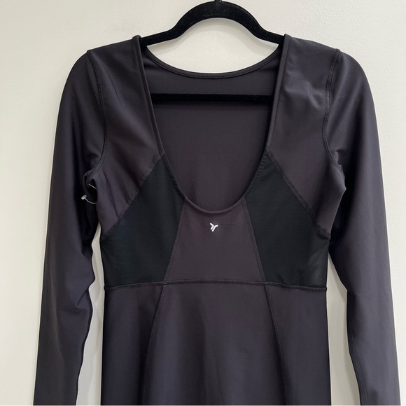 Old Navy Active PowerSoft Long-Sleeve Bodysuit Black Mesh Panels Size Medium - Picture 6 of 12
